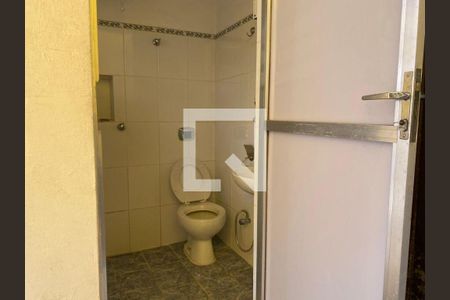 Casa à venda com 4 quartos, 350m² em Jardim Imbuí, Niterói