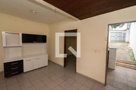 Sala de casa para alugar com 2 quartos, 70m² em Industrial, Contagem
