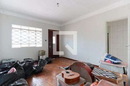 Casa 1 - Sala de casa à venda com 4 quartos, 190m² em Vila Carbone, São Paulo