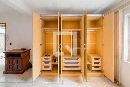 Armários de casa para alugar com 1 quarto, 50m² em Vila São José, São Paulo