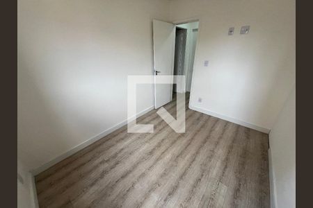 Quarto 2 de apartamento para alugar com 2 quartos, 49m² em Vila Carmosina, São Paulo