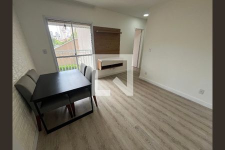 Sala  de apartamento para alugar com 2 quartos, 49m² em Vila Carmosina, São Paulo