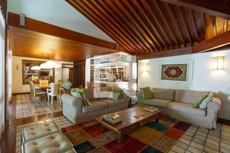 Casa à venda com 6 quartos, 800m² em Piratininga, Niterói