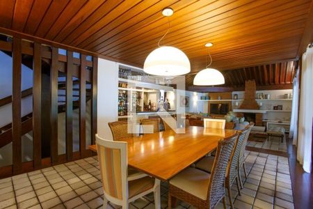 Casa à venda com 6 quartos, 800m² em Piratininga, Niterói