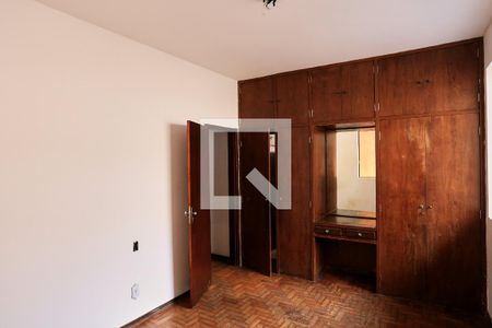 Suíte de casa à venda com 7 quartos, 400m² em Sagrada Família, Belo Horizonte