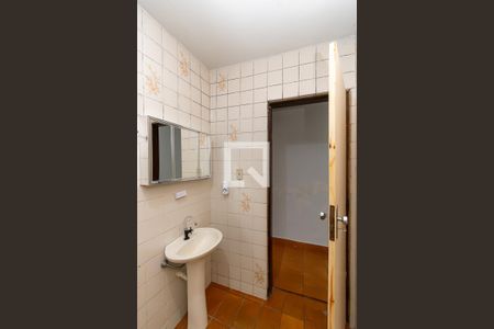 Banheiro de casa para alugar com 1 quarto, 130m² em Vila Antonieta, São Paulo