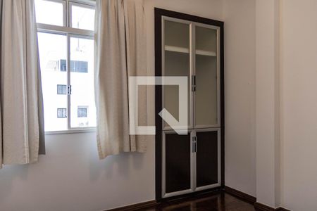 Quarto 2 de apartamento para alugar com 2 quartos, 80m² em Alto Barroca, Belo Horizonte