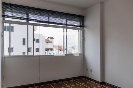 Sala de apartamento para alugar com 2 quartos, 80m² em Alto Barroca, Belo Horizonte