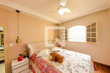 Casa à venda com 5 quartos, 300m² em Vila Zelina, São Paulo