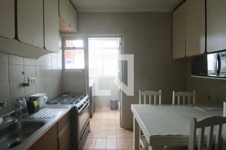 Cozinha de apartamento para alugar com 4 quartos, 93m² em Jardim Las Palmas, Guarujá