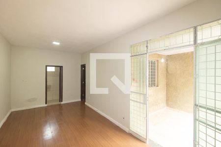 Sala de casa para alugar com 2 quartos, 200m² em Campo Grande, Rio de Janeiro