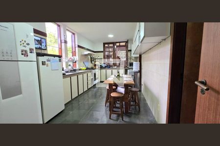 Casa à venda com 6 quartos, 500m² em Recanto do Poeta Um, Lagoa Santa