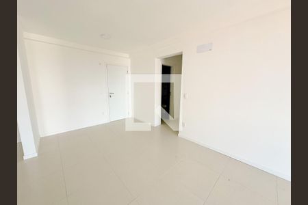 Sala de apartamento para alugar com 1 quarto, 68m² em Barreiros, São José