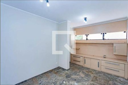 Casa à venda com 3 quartos, 314m² em City América, São Paulo