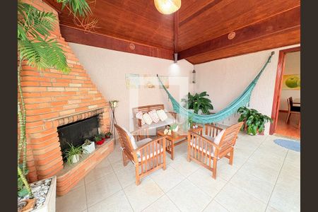 Lounge de casa para alugar com 5 quartos, 420m² em Jardim das Samambaias, Jundiaí
