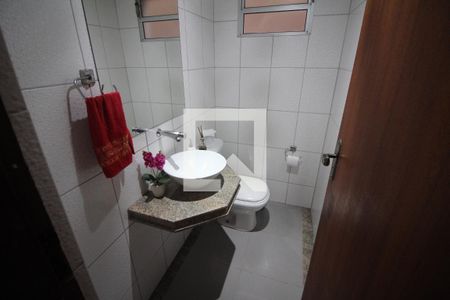 Banheiro 1 de casa à venda com 5 quartos, 350m² em Jardim Riacho das Pedras, Contagem