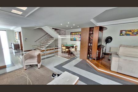 Casa à venda com 4 quartos, 380m² em Jardim Guapira, São Paulo