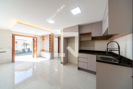 Cozinha de casa de condomínio para alugar com 2 quartos, 75m² em Viamópolis, Viamão