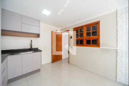 Cozinha de casa de condomínio para alugar com 2 quartos, 75m² em Viamópolis, Viamão
