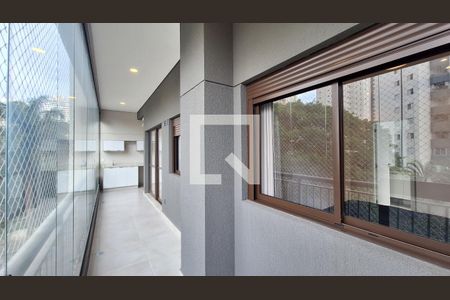 Varanda e área de serviço de apartamento à venda com 2 quartos, 72m² em Vila Romana, São Paulo