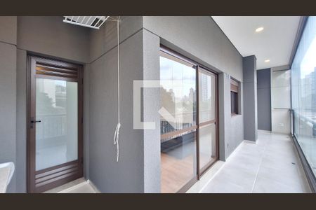 Varanda e área de serviço de apartamento à venda com 2 quartos, 72m² em Vila Romana, São Paulo