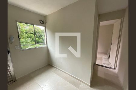 Sala de kitnet/studio para alugar com 1 quarto, 27m² em Jardim Marilu, Cotia