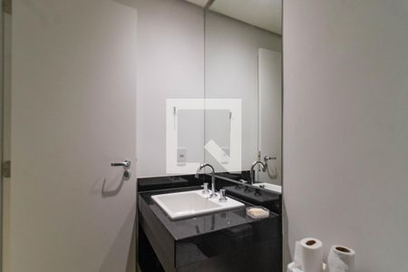 Banheiro de kitnet/studio para alugar com 1 quarto, 25m² em Pompeia, São Paulo