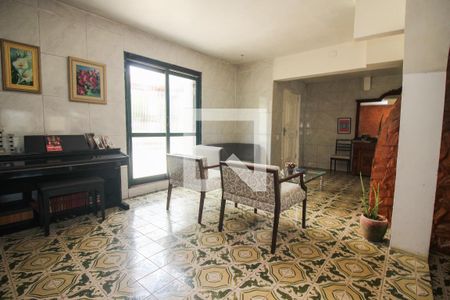 Sala 1 de casa para alugar com 6 quartos, 350m² em Nonoai, Porto Alegre