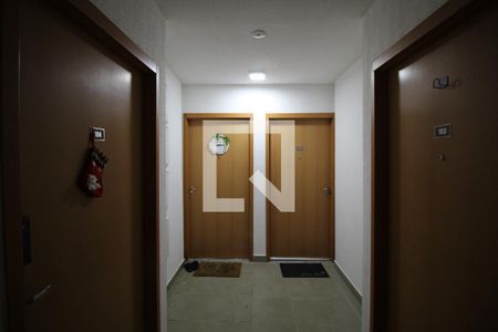 Corredor de apartamento para alugar com 2 quartos, 42m² em Santa Fe, Porto Alegre