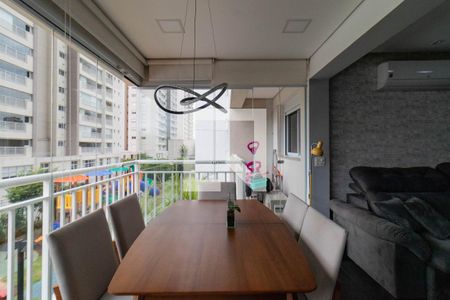 Varanda de apartamento para alugar com 2 quartos, 62m² em Vila Anastácio, São Paulo