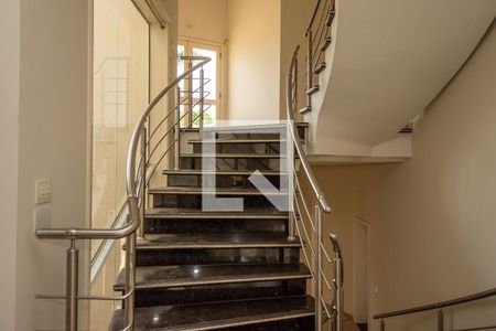 Escadarias para piso 1 de casa para alugar com 6 quartos, 750m² em Werner Plaas, Americana