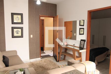 Sala e Cozinha de casa para alugar com 1 quarto, 34m² em Vila Jardim São Judas Tadeu, Goiânia
