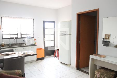 Sala e Cozinha de casa para alugar com 1 quarto, 34m² em Vila Jardim São Judas Tadeu, Goiânia
