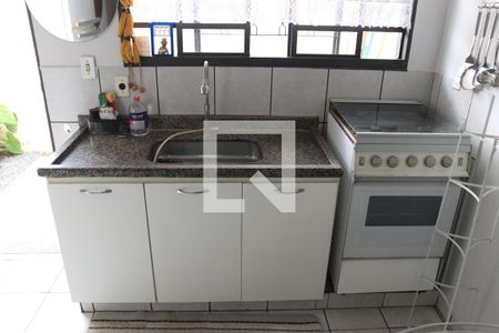 Sala e Cozinha de casa para alugar com 1 quarto, 34m² em Vila Jardim São Judas Tadeu, Goiânia