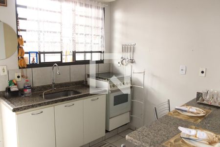 Sala e Cozinha de casa para alugar com 1 quarto, 34m² em Vila Jardim São Judas Tadeu, Goiânia