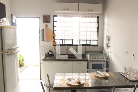 Sala e Cozinha de casa para alugar com 1 quarto, 34m² em Vila Jardim São Judas Tadeu, Goiânia