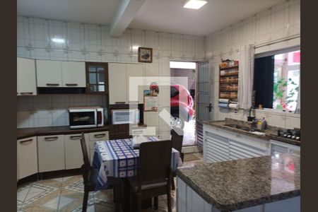 Sala de casa à venda com 5 quartos, 300m² em Recanto Silvestre (fazendinha), Santana de Parnaíba