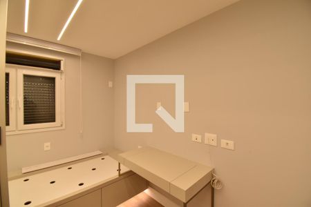Quarto 2 de apartamento para alugar com 2 quartos, 82m² em Cabral, Curitiba