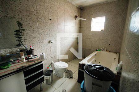 Banheiro da Suíte 1 de casa de condomínio para alugar com 3 quartos, 60m² em Balneario Japurá, Praia Grande