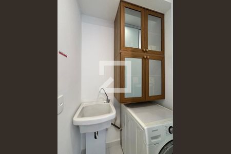 Sala/Cozinha de apartamento à venda com 2 quartos, 38m² em Vila Nova Conceição, São Paulo