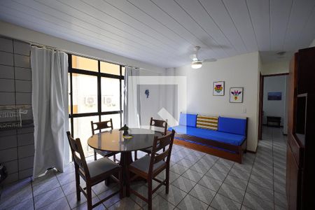 Sala - Cozinha de apartamento para alugar com 1 quarto, 40m² em Cachoeira do Bom Jesus, Florianópolis