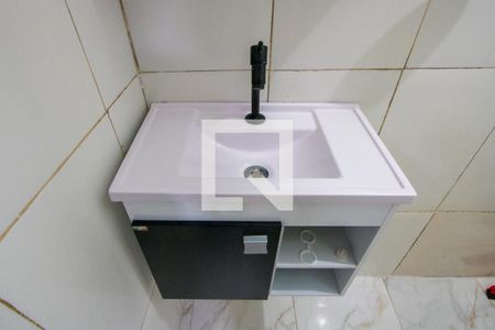 Banheiro de casa para alugar com 1 quarto, 30m² em Jardim Cerqueira Leite, Mauá