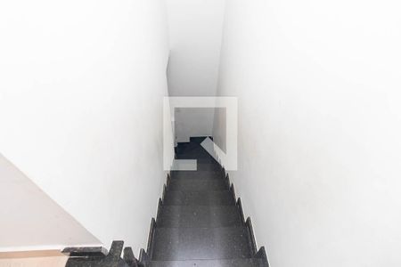Escada de casa de condomínio à venda com 2 quartos, 85m² em Vila Isolina Mazzei, São Paulo
