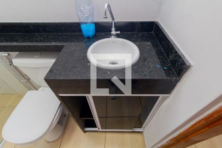 Banheiro de casa para alugar com 1 quarto, 40m² em Conjunto Residencial José Bonifácio, São Paulo