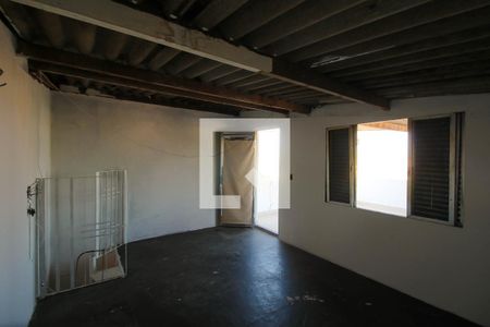 Quarto 2 de casa para alugar com 2 quartos, 70m² em Jardim Guairaca, São Paulo