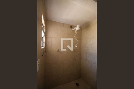 Banheiro de casa para alugar com 2 quartos, 70m² em Jardim Guairaca, São Paulo