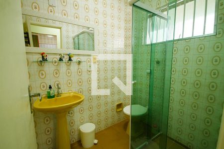 Banheiro de apartamento para alugar com 1 quarto, 53m² em Vila Caiçara, Praia Grande