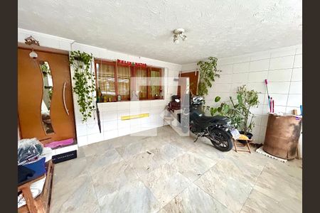 Garagem de casa à venda com 5 quartos, 202m² em Vila Itapegica, Guarulhos