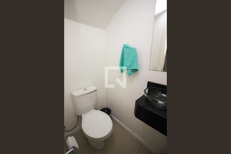 Lavabo de casa de condomínio à venda com 4 quartos, 158m² em Ipanema, Porto Alegre