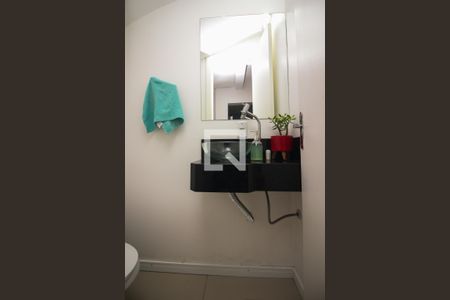 Lavabo de casa de condomínio à venda com 4 quartos, 158m² em Ipanema, Porto Alegre